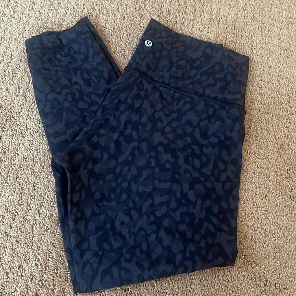 Size 10 Cropped Black Camouflage, Lululemon Pants!